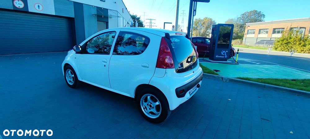 Peugeot 107 1.4 HDI Trendy - 7