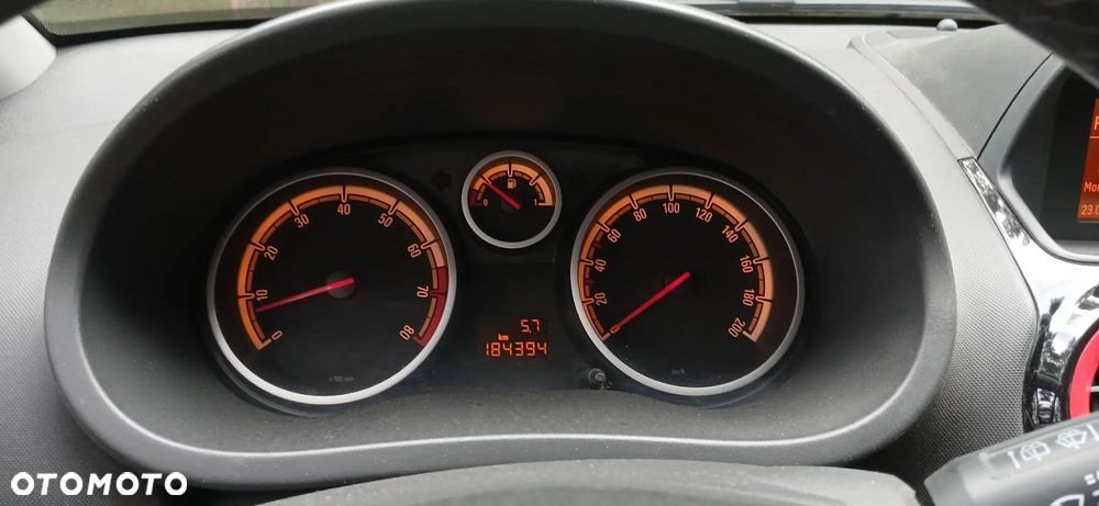 Opel Corsa 1.4 16V 150 Jahre - 18