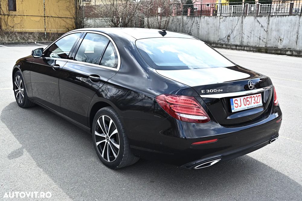 Mercedes-Benz E 300 de 9G-TRONIC - 3