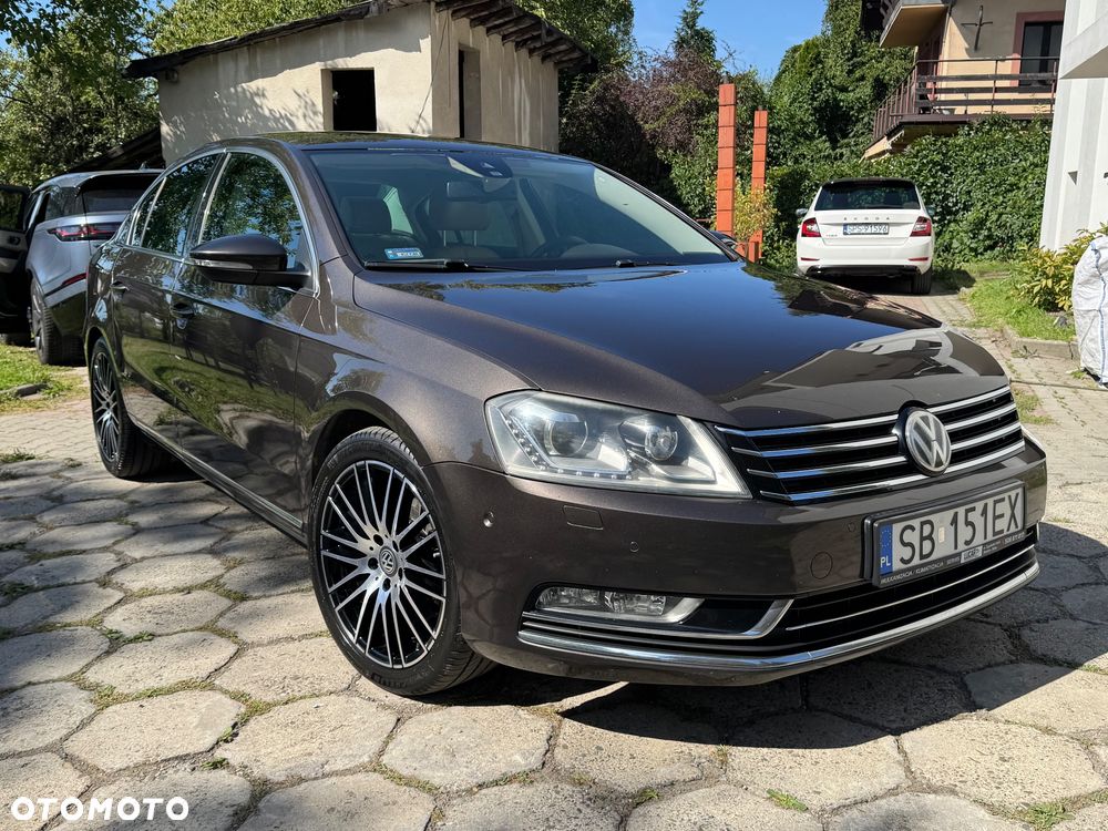 Volkswagen Passat 2012 photo 2