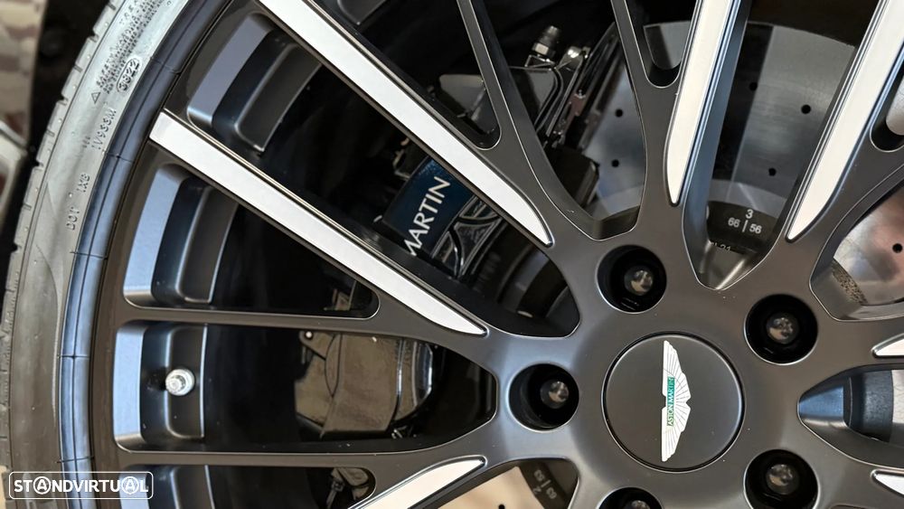 Aston Martin DBX 707 - 17