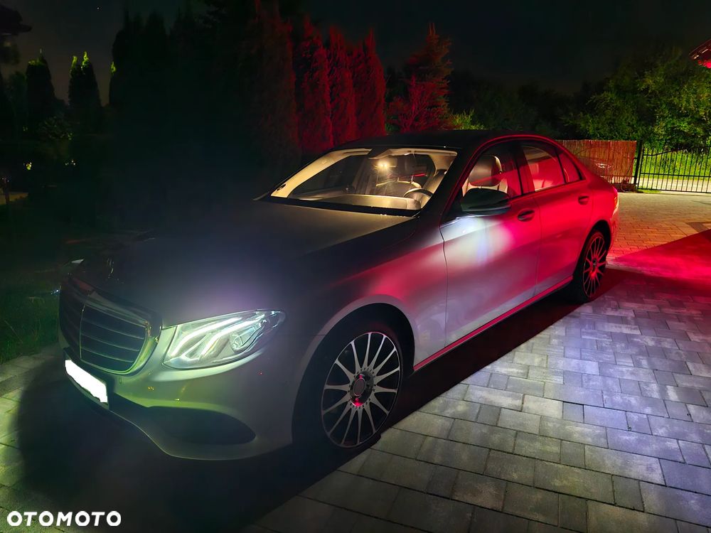 Mercedes-Benz Klasa E 220 d 9G-TRONIC - 19