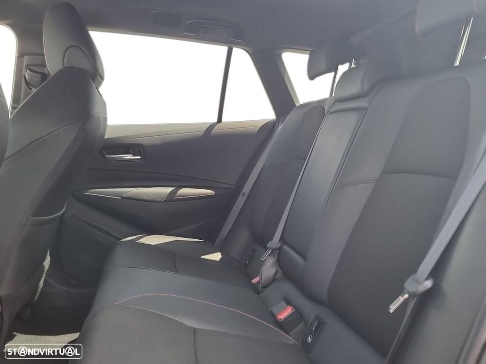 Toyota Corolla Touring Sports - 12