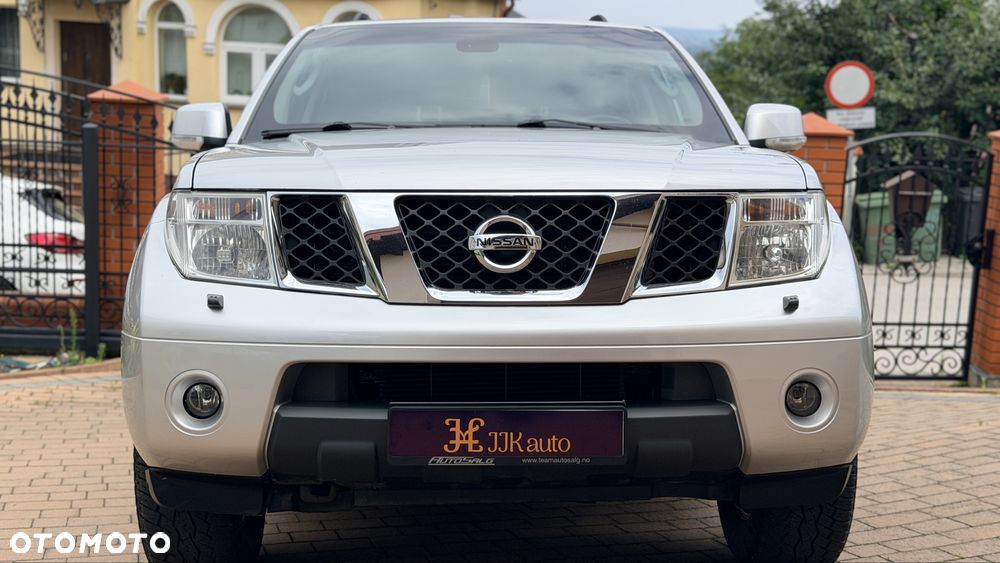 Nissan Pathfinder - 1