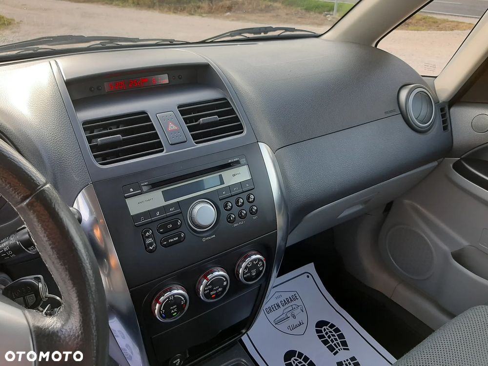 Suzuki SX4 1.5 Streetline 4x2 Classic - 17