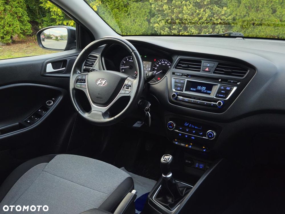 Hyundai i20 1.2 Passion Plus - 31