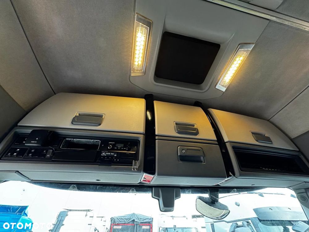 Renault T480 High Cab XLow - 11