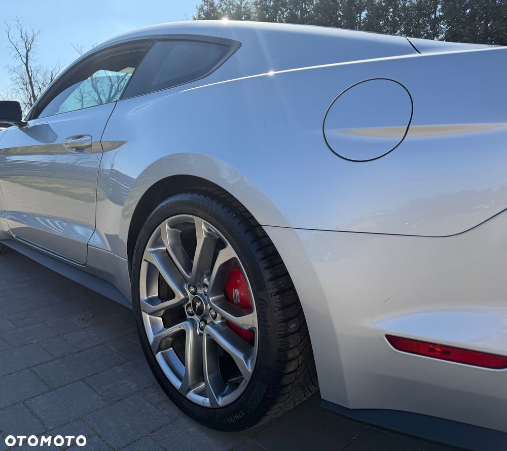 Ford Mustang 5.0 V8 GT - 5