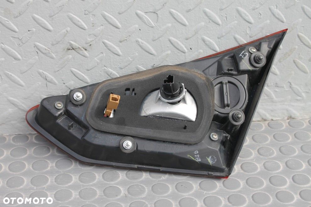 LAMPA W KLAPĘ LEWY TYŁ LEWA TYLNA NISSAN PULSAR 14-18 - 5