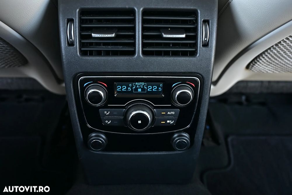 Jaguar F-Pace 20d AWD R-Sport - 34