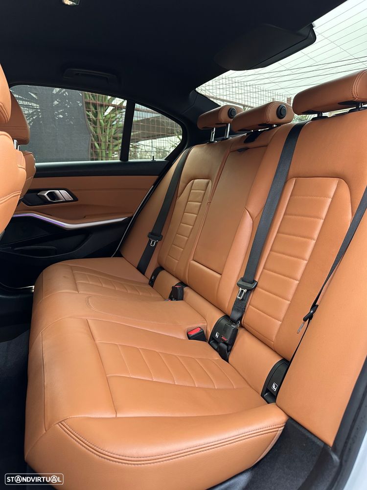 BMW 330 e Aut. M Sport - 38