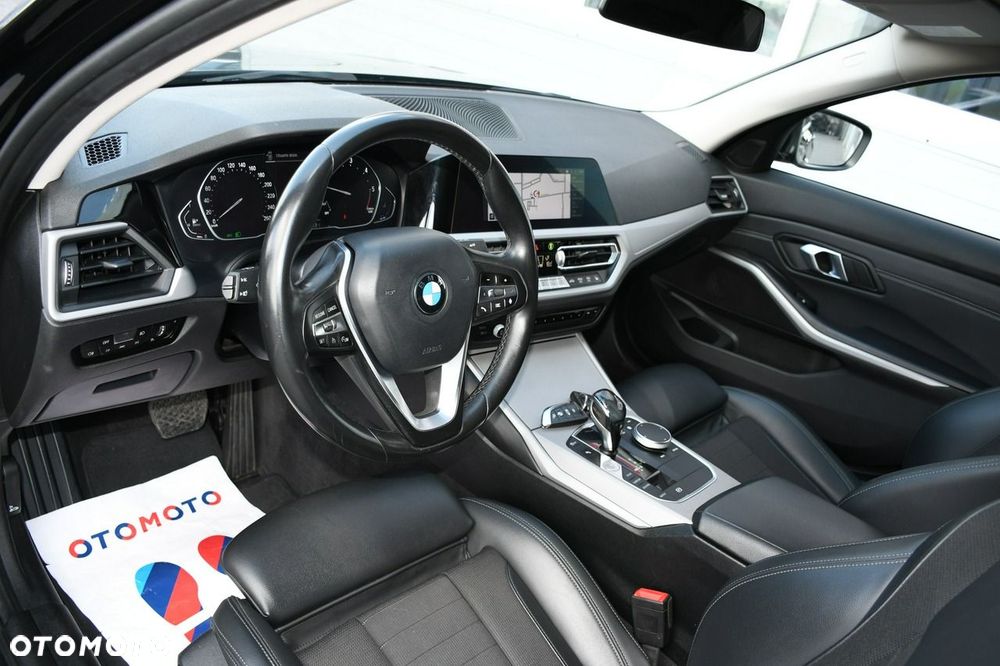 BMW Seria 3 320d mHEV - 21