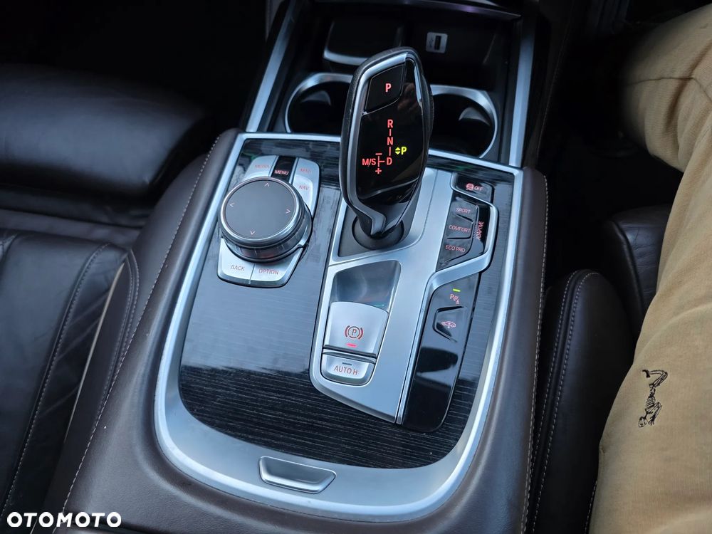 BMW Seria 7 730d - 31