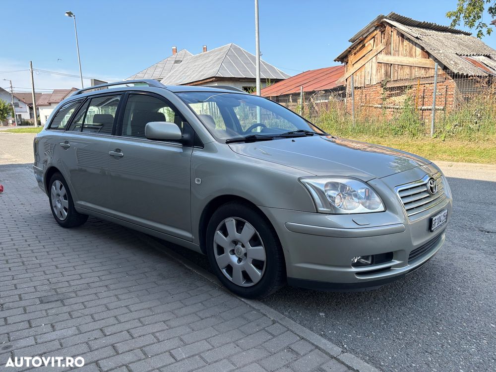 Toyota Avensis 2.2 D-4D Sol - 3