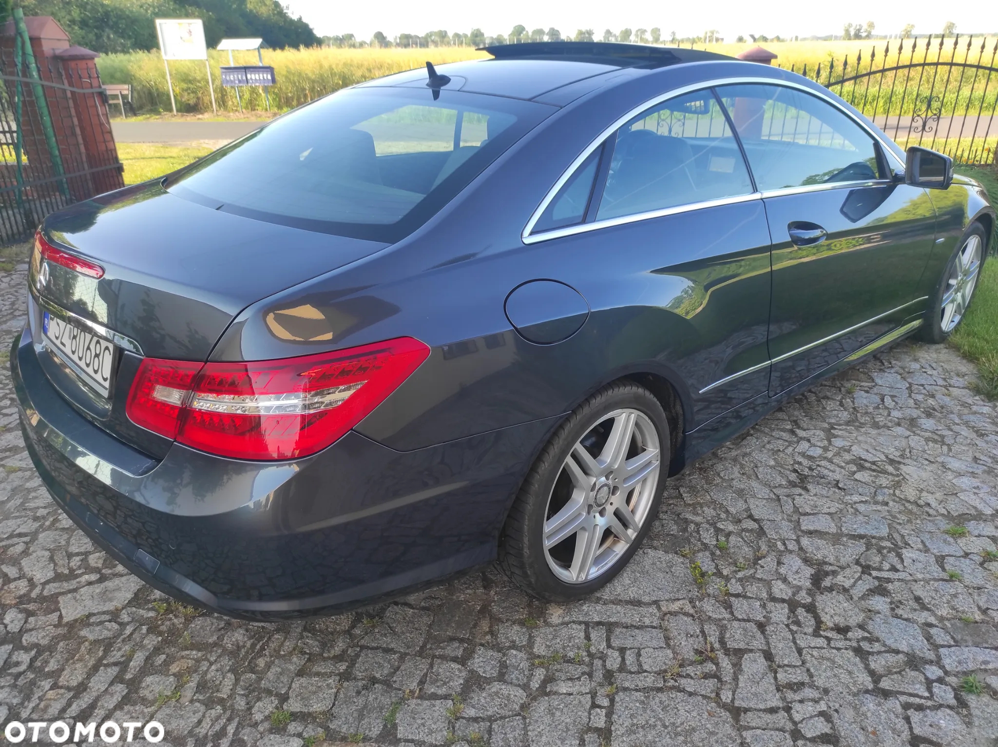 Mercedes-Benz Klasa E 200 CGI BlueEffICIENCY - 10