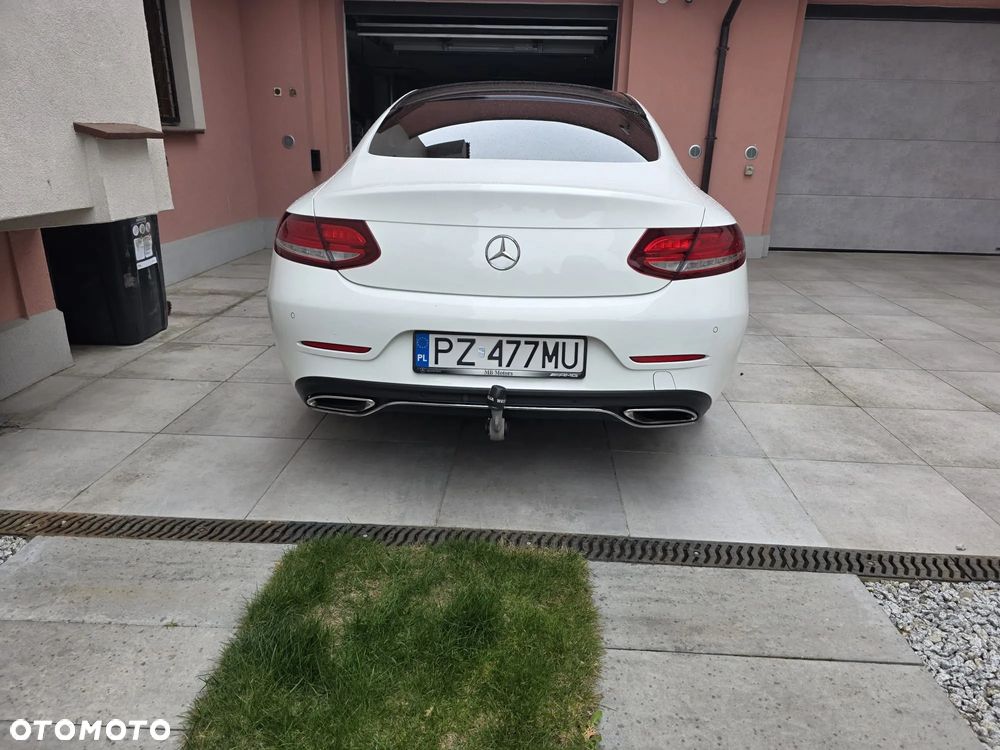 Mercedes-Benz Klasa C 200 4-Matic 9G-Tronic - 2