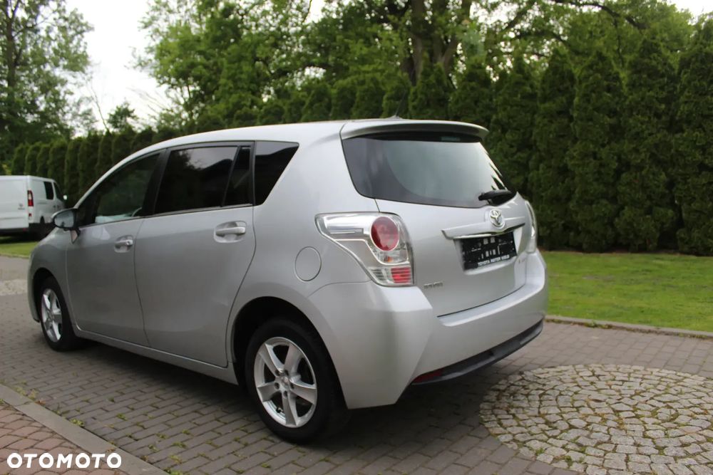 Toyota Verso 1.6 D-4D Premium - 8
