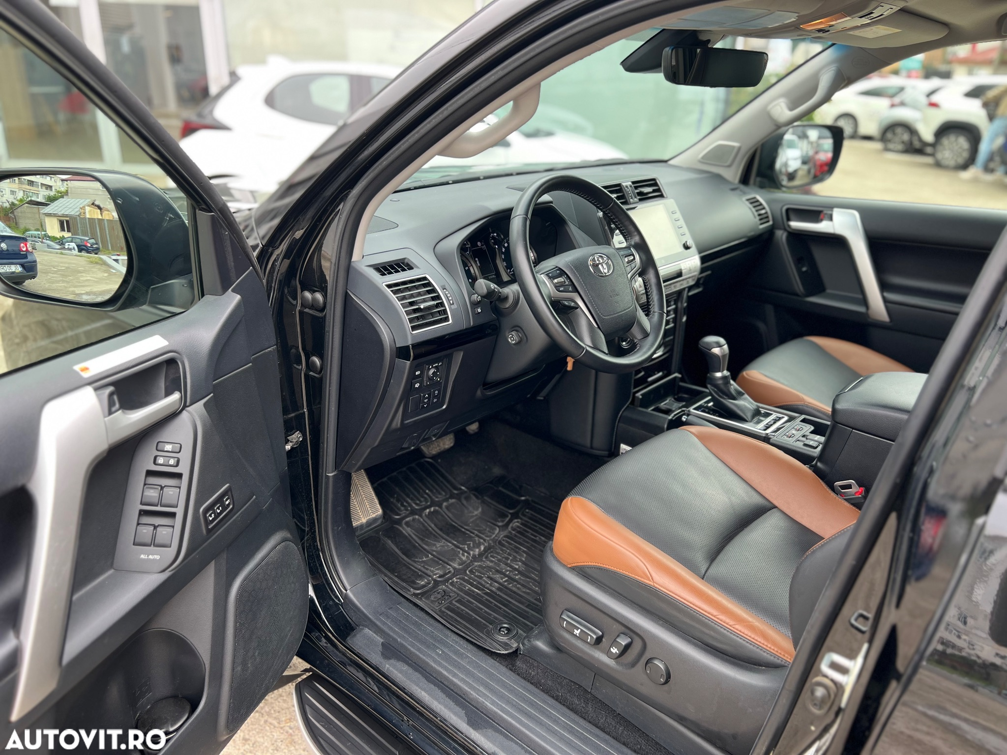 Toyota Land Cruiser 2.8l D-4D 204 CP A/T 7 locuri Luxury AVS Black - 10