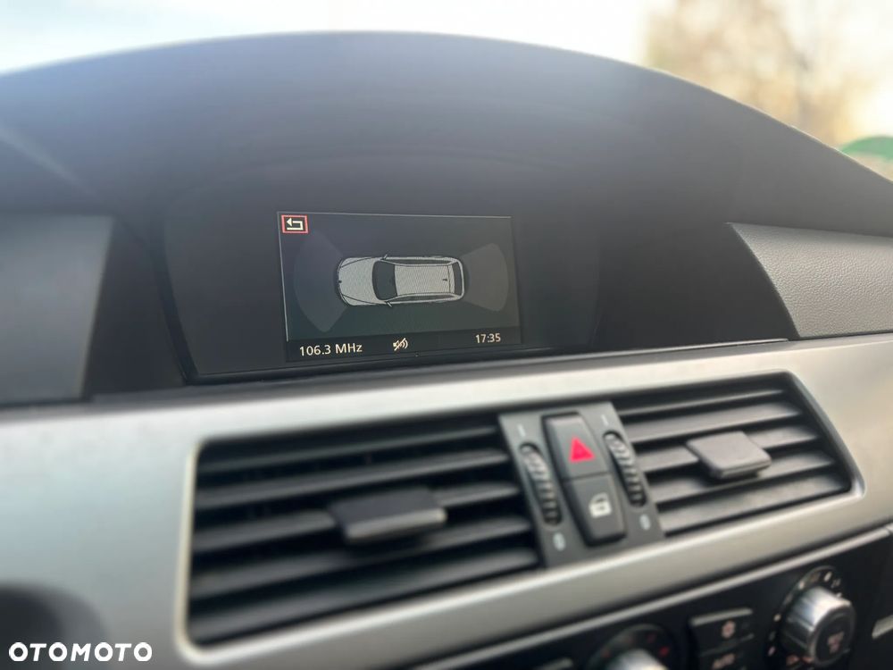 BMW Seria 5 523i - 11