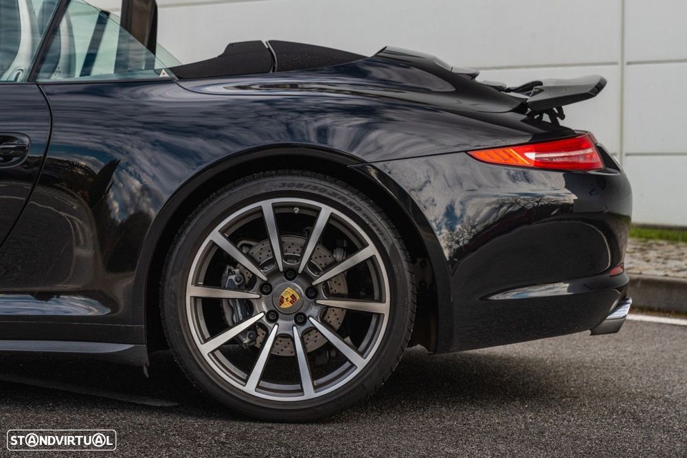 Porsche 911 (991) Carrera 4 Cabriolet PDK Black Edition - 10