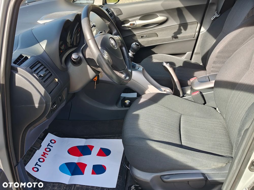 Toyota Auris 2.0 D-4D Executive - 8
