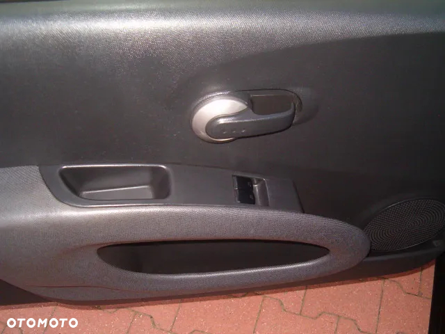 Nissan Micra - 27
