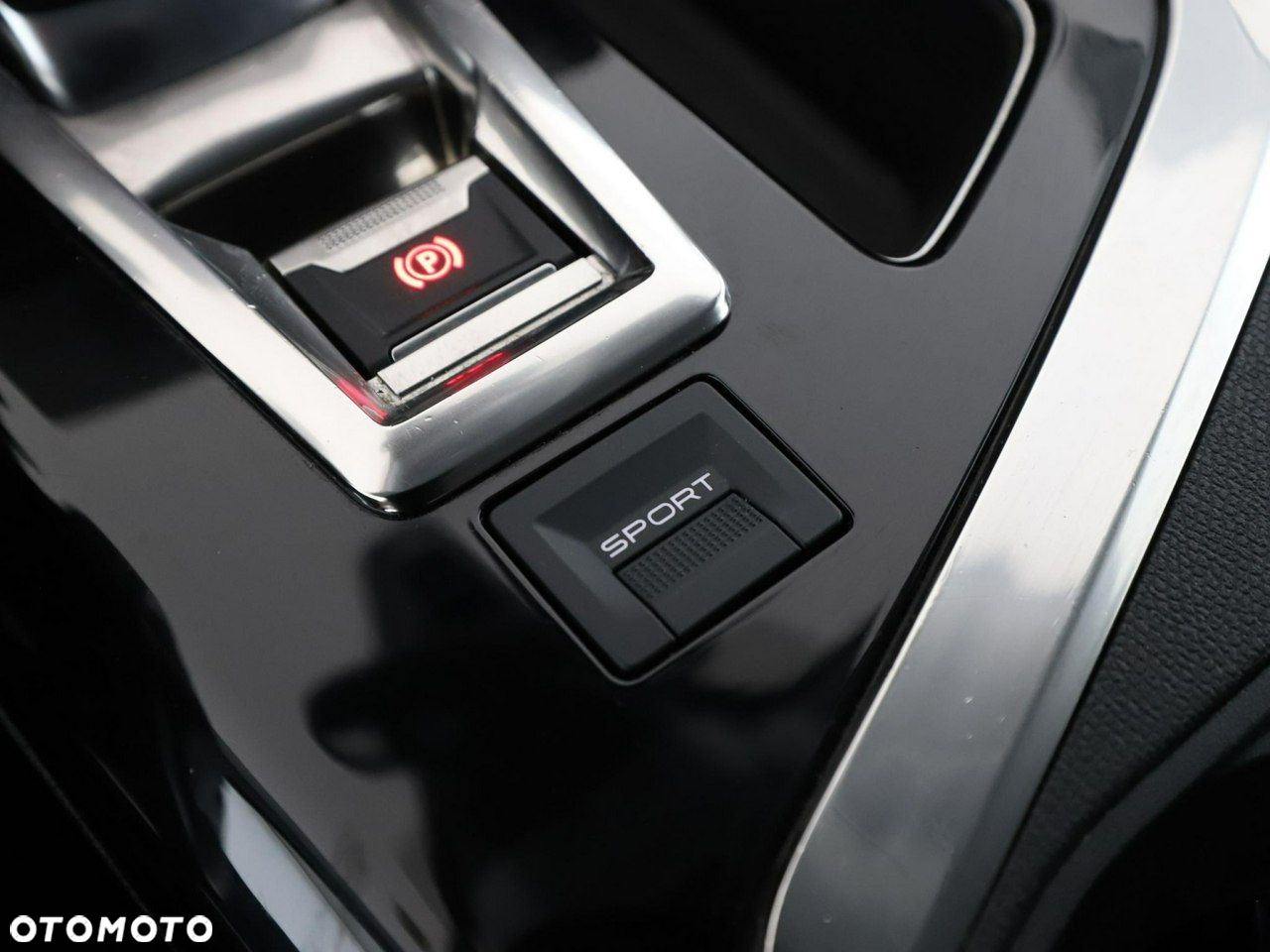 Peugeot 3008 1.2 PureTech Allure S&S EAT6 - 31