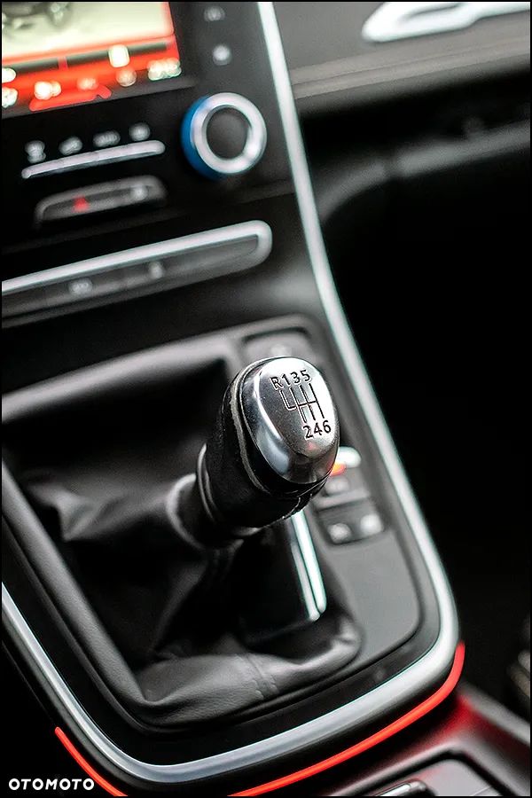 Renault Grand Scenic - 29