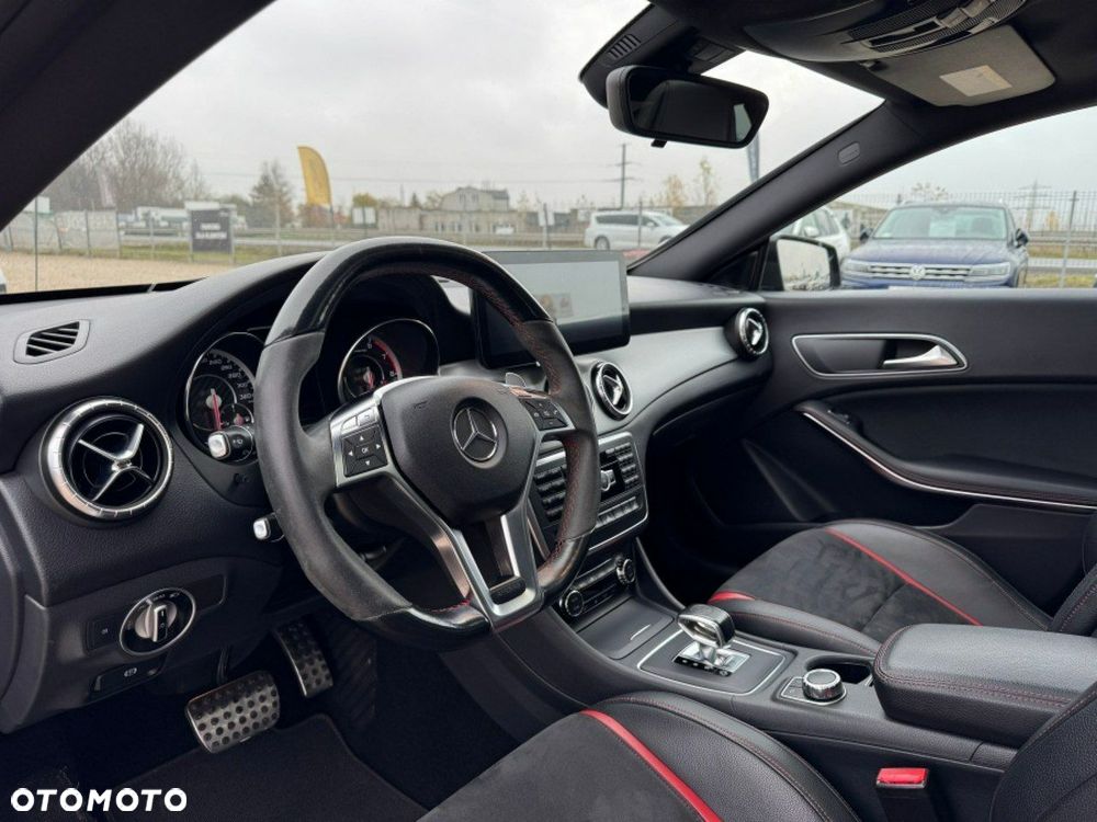 Mercedes-Benz CLA - 10