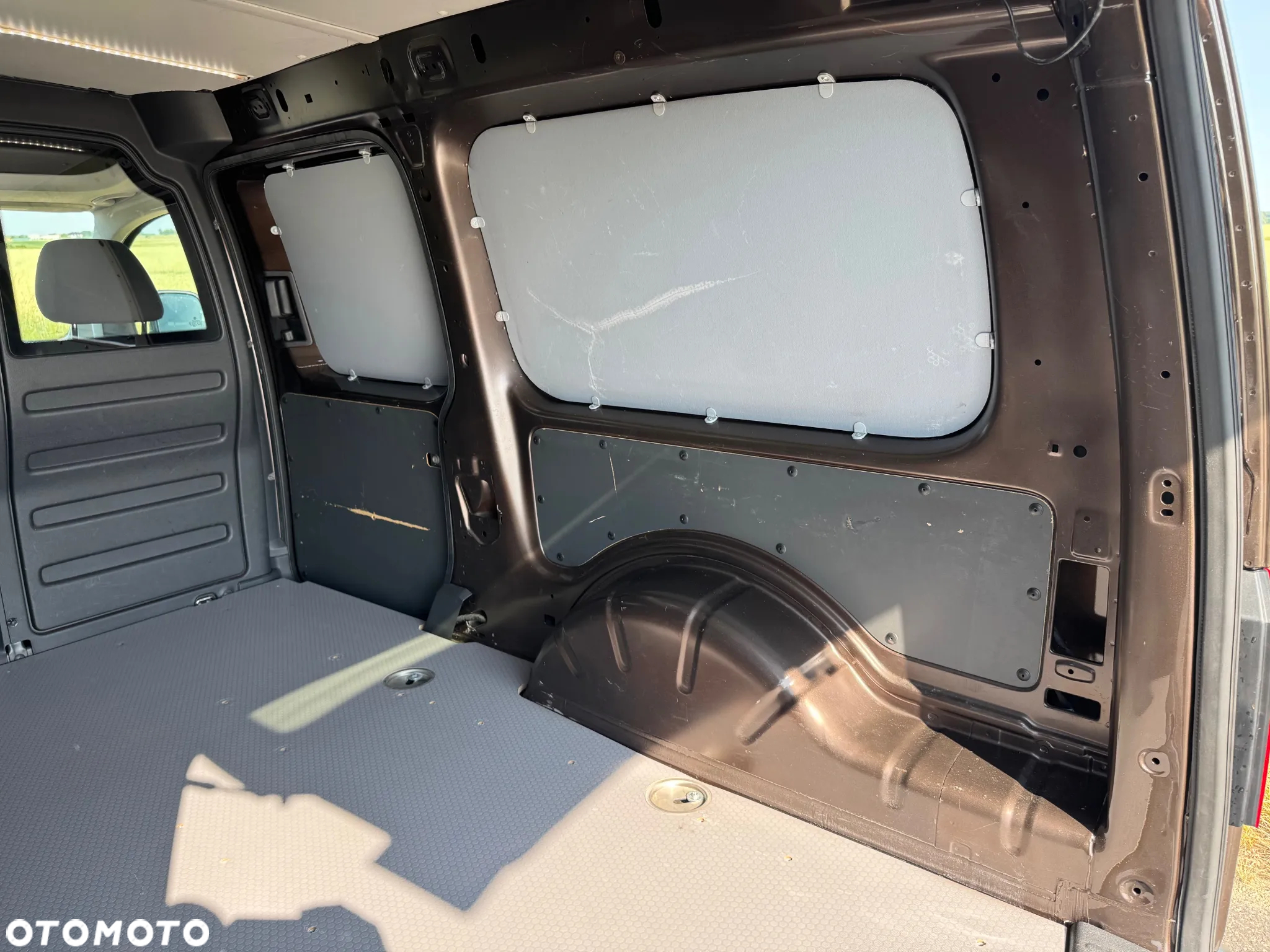 Volkswagen Caddy - 11