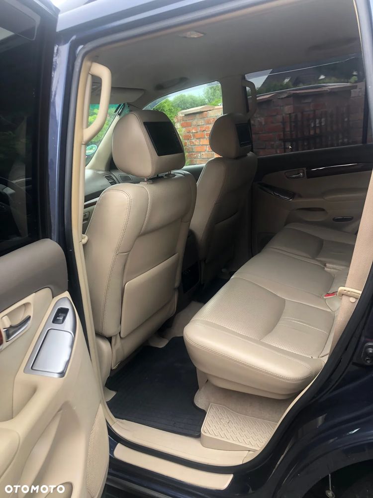 Toyota Land Cruiser - 7