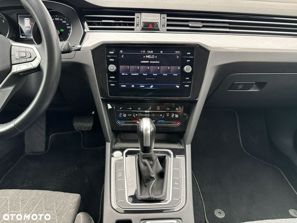 Volkswagen Passat 1.5 TSI EVO Business DSG - 23