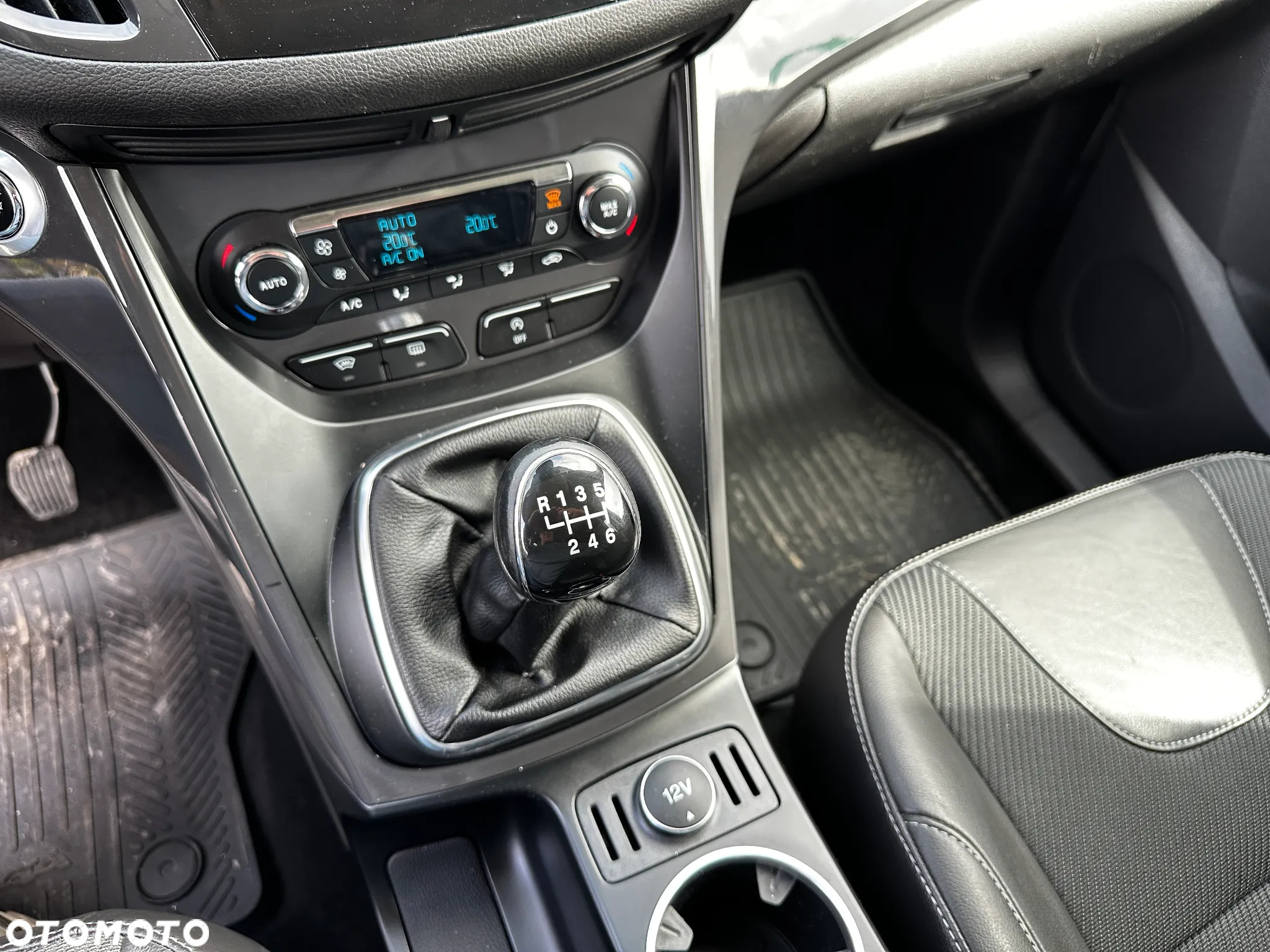 Ford Kuga - 16