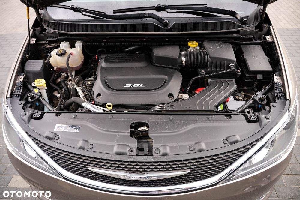 Chrysler Pacifica - 33