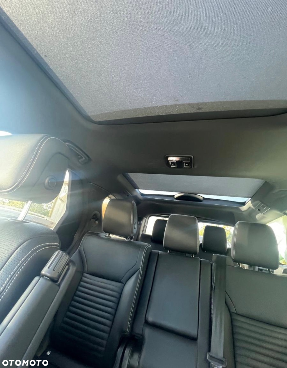 Land Rover Discovery D250 R-Dynamic SE - 25