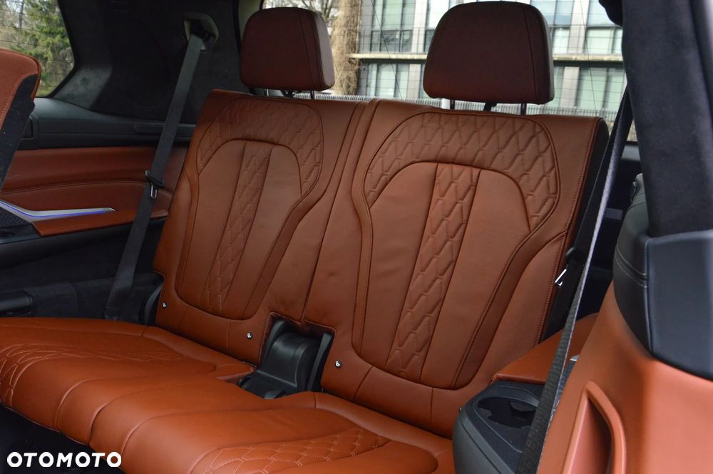 BMW X7 M50i - 35