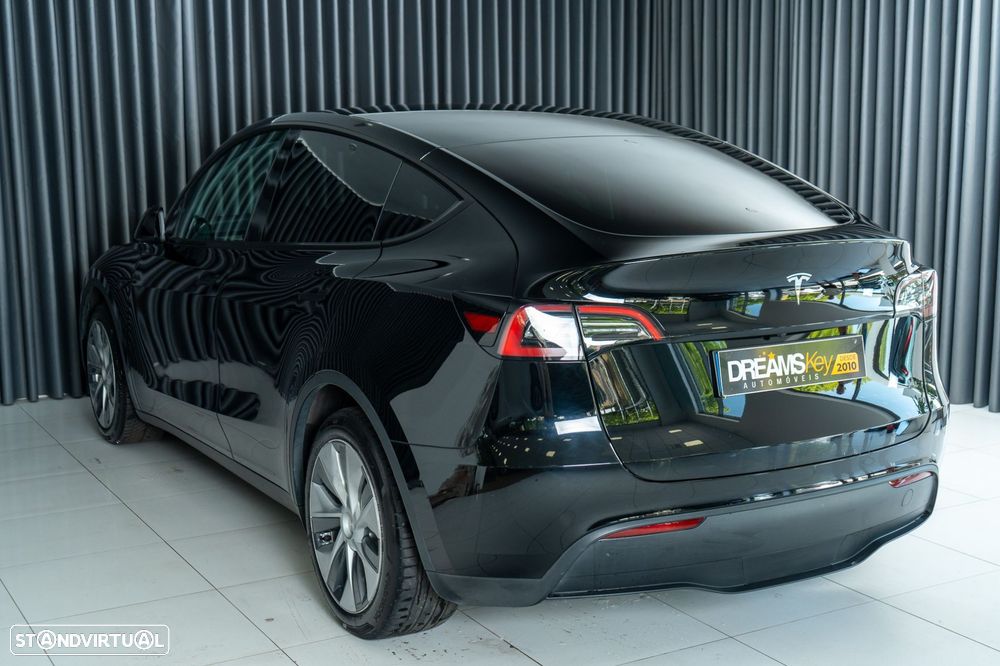 Tesla Model Y Standard RWD - 21