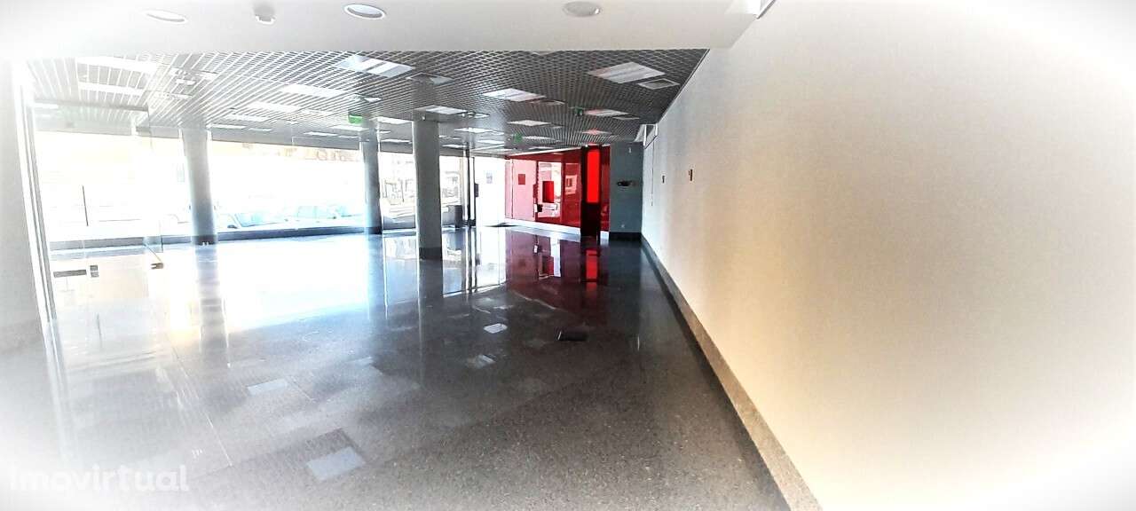 Loja em São João da Madeira para arrendar - Grande imagem: 3/12