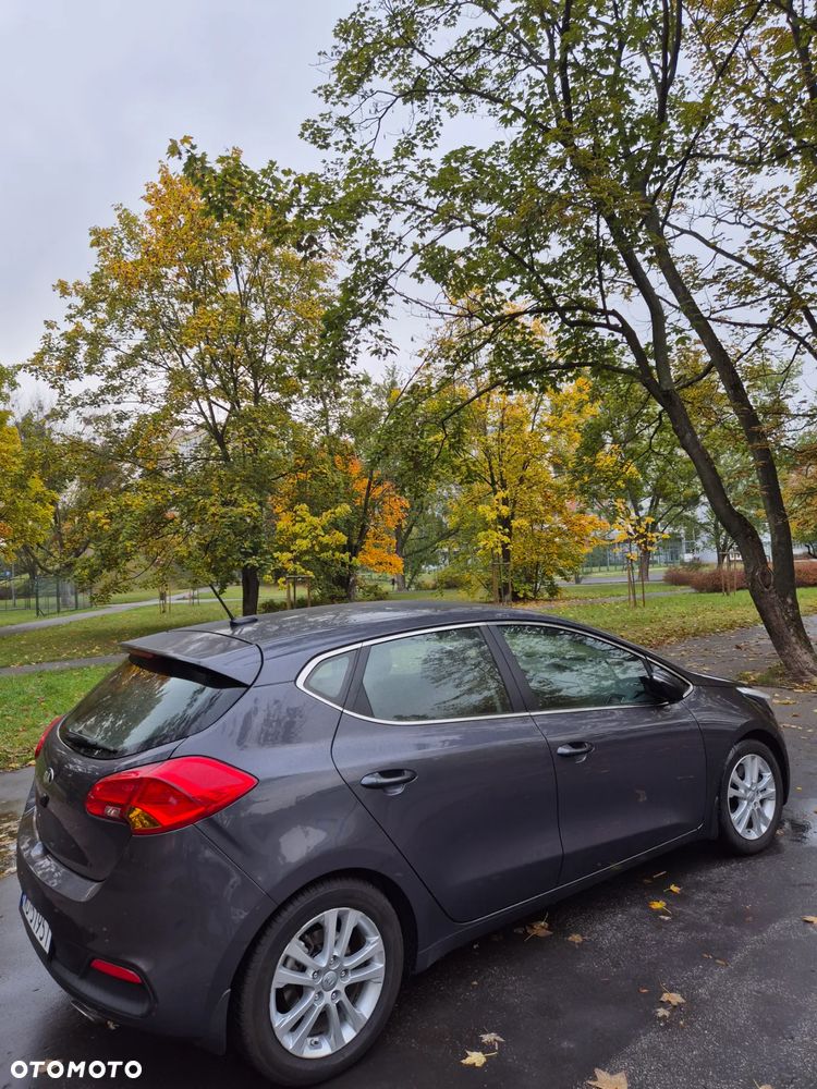 Kia Ceed - 9