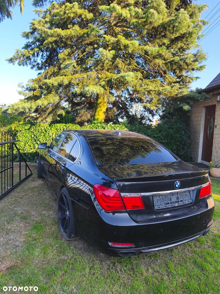 BMW Seria 7 750i - 3