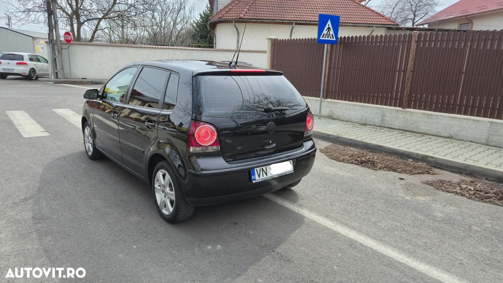 Volkswagen Polo 1.4 Comfortline - 2