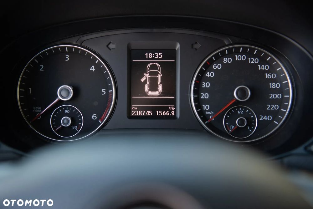 Volkswagen Sharan 2.0 TDI Comfortline DSG - 11