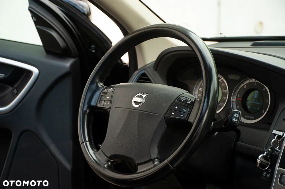 Volvo XC 60 D5 AWD - 22