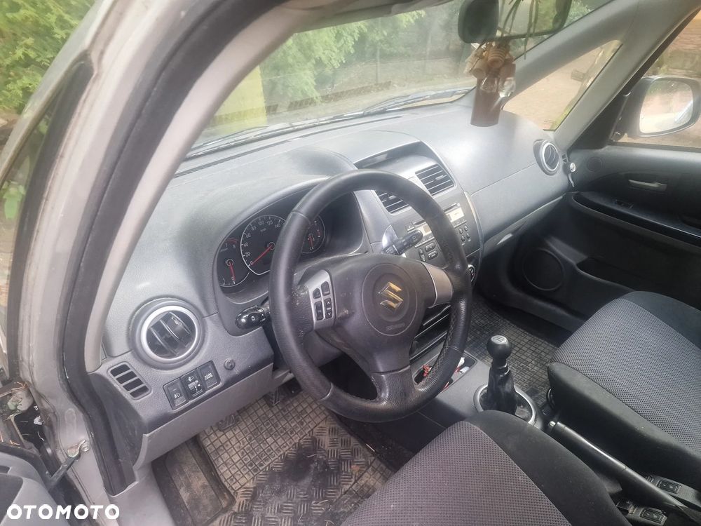 Suzuki SX4 1.6 GS / Premium 4WD - 10