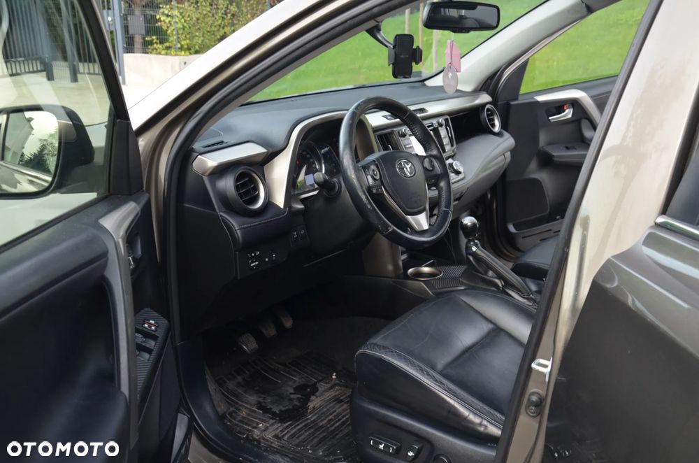 Toyota RAV4 2.2 D-4D Prestige - 12