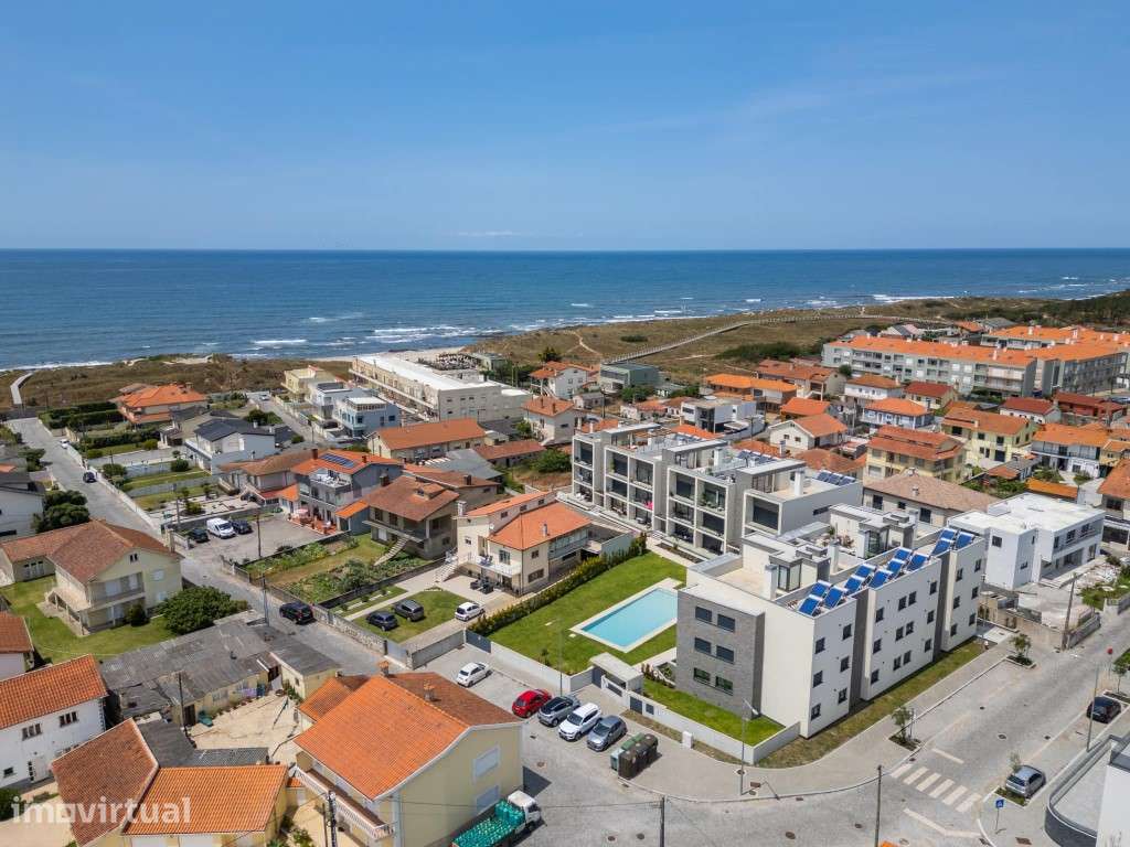 Apartamento T2 em condomínio fechado com piscina e vista mar - Grande imagem: 2/38