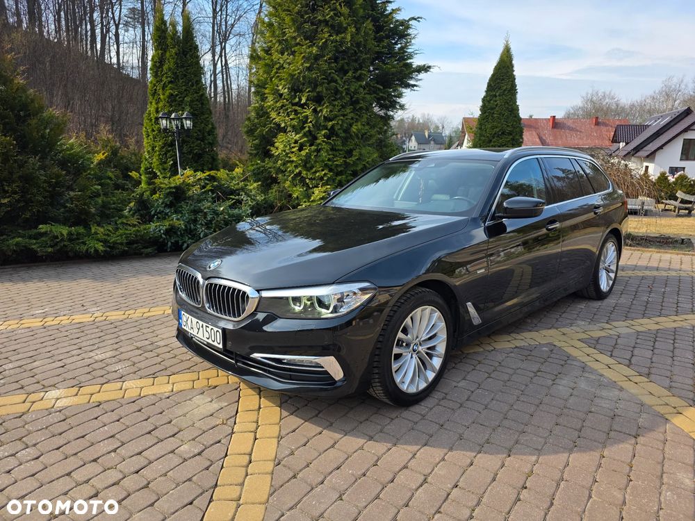 BMW Seria 5 520d xDrive Luxury Line