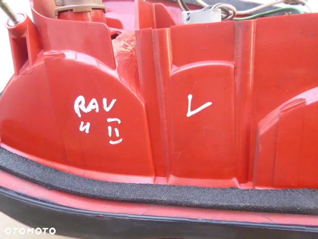 LAMPA LEWY TYŁ LEWA TYLNA TOYOTA RAV4 II - 7