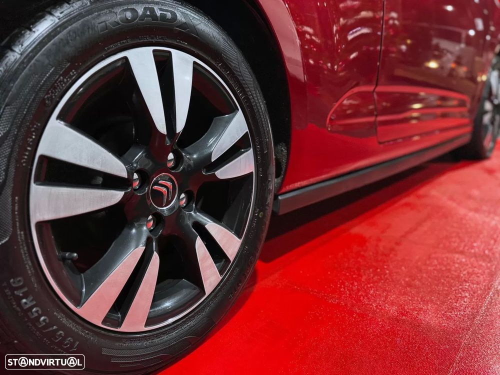 Citroën DS3 1.6 HDi Airdream So Chic - 18