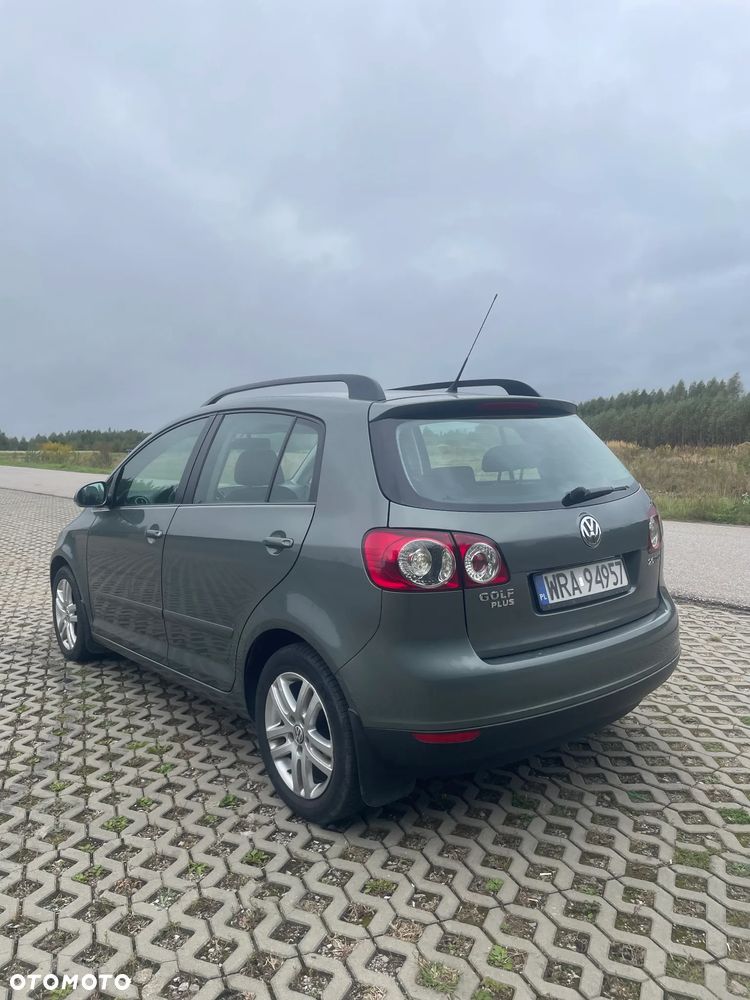 Volkswagen Golf Plus 2.0 TDI Comfortline - 3